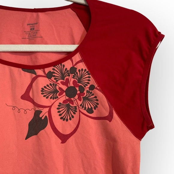 Women's Patagonia Red Pink Nylon Outdoor Activity Floral Graphic Top Size Medium - Picture 2 of 15